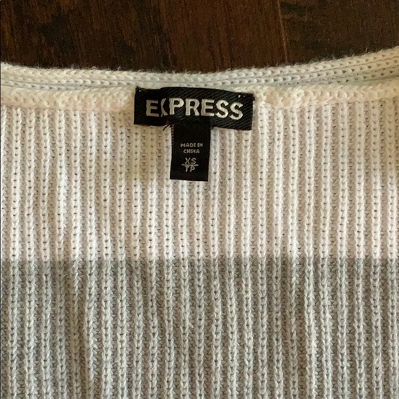 Express Sweater - Picture 2 of 3